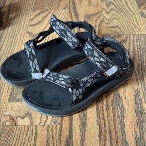 Teva Kids Hurricane Black and Gray Sandals, 2